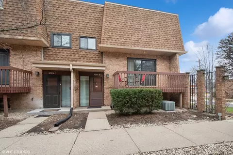 8748 Kedvale Ave #D, Skokie, IL 60076
