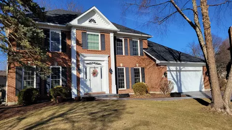 2260 Kaskaskia Ct, Naperville, IL 60565