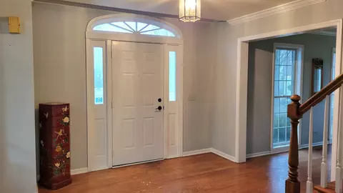 2260 Kaskaskia Ct, Naperville, IL 60565 photo 2