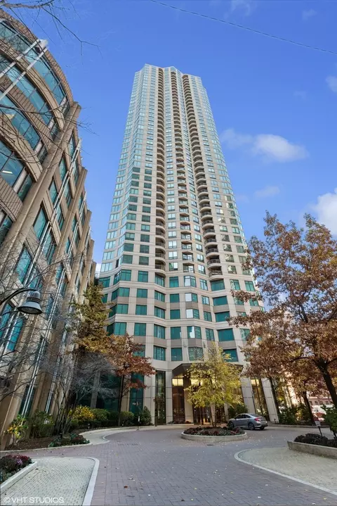 400 N Lasalle Dr #4205, Chicago, IL 60654
