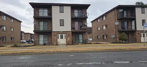 2604 E State St #1B, Burnham, IL 60633