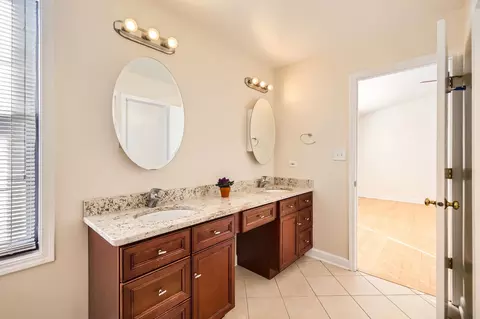 4547 Olmstead Dr, Hoffman Estates, IL 60192 photo 13