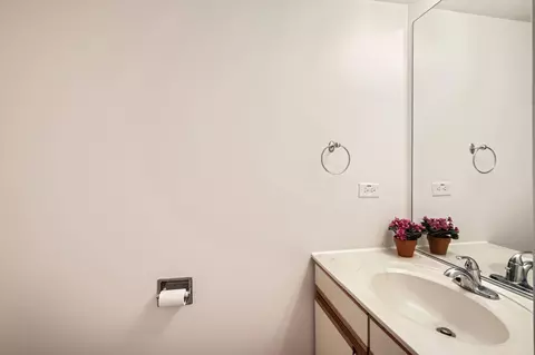 4547 Olmstead Dr, Hoffman Estates, IL 60192 photo 8