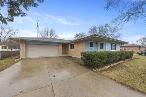 1391 Austin Ave, Aurora, IL 60505