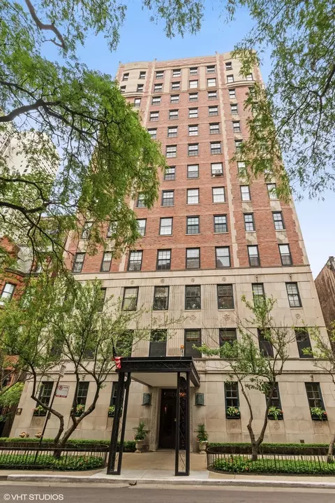 73 Elm St #10B, Chicago, IL 60611