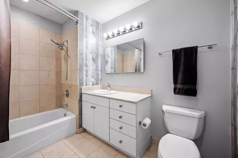 Bath - 8 E Randolph St #1006, Chicago, IL 60601 photo 1 of 1