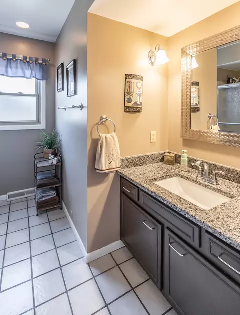 1690 Lin Lor Ln, Elgin, IL 60123 photo 21