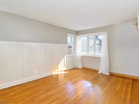 Living - 7200 Oak Ave #4SE, River Forest, IL 60305 photo 6 of 6