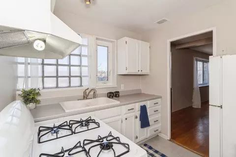 Kitchen - 7200 Oak Ave #4SE, River Forest, IL 60305 photo 2 of 2