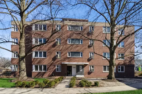 7200 Oak Ave #4SE, River Forest, IL 60305