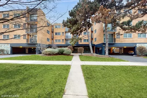 333 S East Ave #404, Oak Park, IL 60302