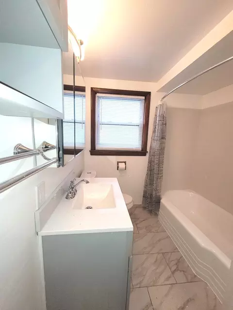 Undisclosed, Chicago, IL 60619 photo 6