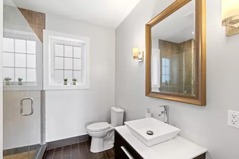 Bath - 8554 S 77th Ct, Bridgeview, IL 60455 photo 4 of 4