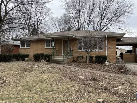 404 N Glenview Ln, Peotone, IL 60468