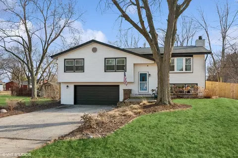 24431 Davids Ct, Naperville, IL 60564