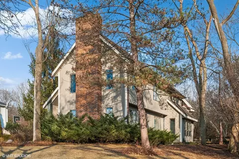1149 Harlan Ct, Lake Forest, IL 60045
