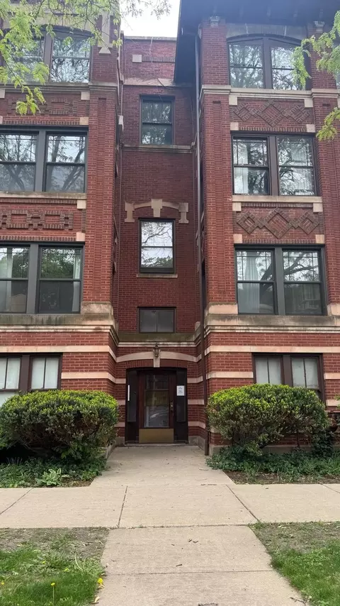 Undisclosed, Chicago, IL 60615