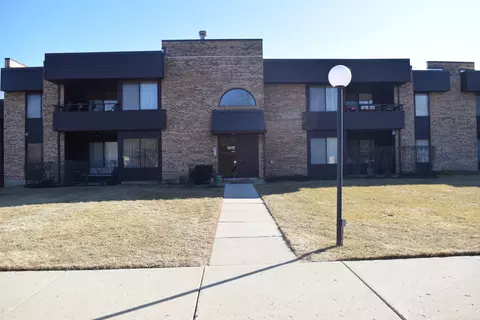 1412 N Sterling Ave #204, Palatine, IL 60067