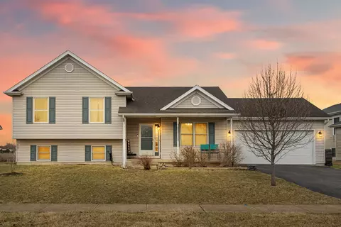 432 N Aspen Dr, Cortland, IL 60112