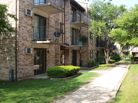 344 Klein Creek Ct #A, Carol Stream, IL 60188