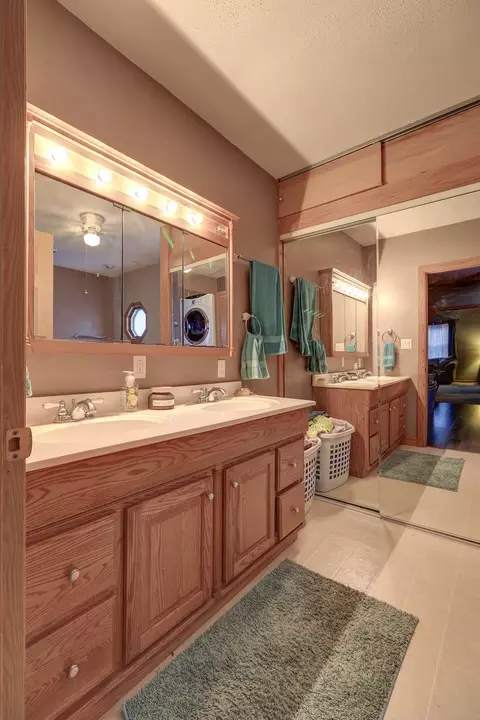 Bath - 207 S Clinton St, Morrison, IL 61270 photo 1 of 2