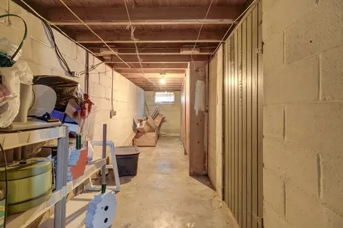 Entry Way - 207 S Clinton St, Morrison, IL 61270 photo 3 of 4