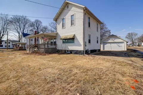 207 S Clinton St, Morrison, IL 61270
