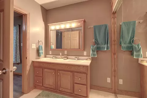 Bath - 207 S Clinton St, Morrison, IL 61270 photo 2 of 2