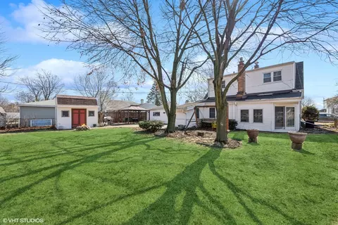 114 E Walnut Ave, Des Plaines, IL 60016 photo 25