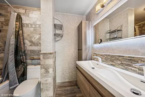 114 E Walnut Ave, Des Plaines, IL 60016 photo 10