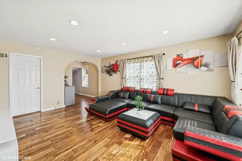 114 E Walnut Ave, Des Plaines, IL 60016 photo 7