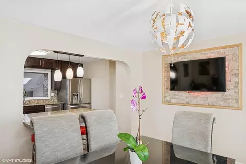 114 E Walnut Ave, Des Plaines, IL 60016 photo 6