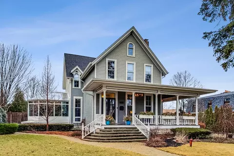 608 Singer Ave, Lemont, IL 60439