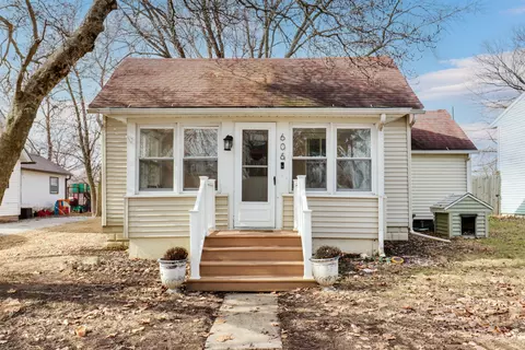 606 SE Vine St, Atlanta, IL 61723