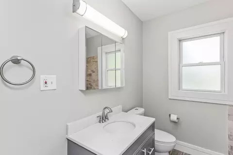 Bath - 601 E 90th Pl, Chicago, IL 60619 photo 1 of 1