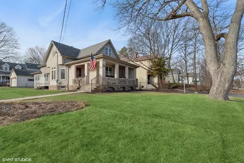 96 Washington Rd, Lake Forest, IL 60045