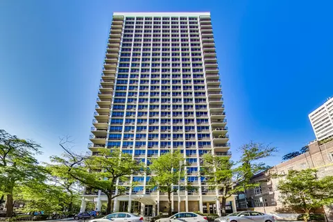 88 W Schiller St #1806L, Chicago, IL 60610