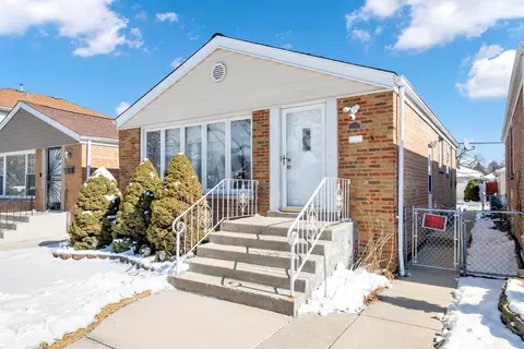 5239 S Rutherford Ave, Chicago, IL 60638