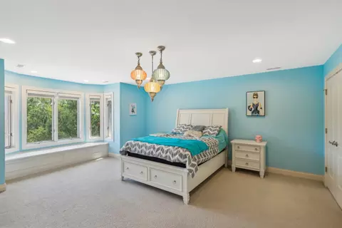 Bedroom - 8744 Johnston Rd, Burr Ridge, IL 60527 photo 2 of 8