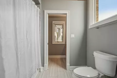 Bath - 8744 Johnston Rd, Burr Ridge, IL 60527 photo 7 of 15