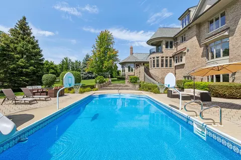 Exterior - 8744 Johnston Rd, Burr Ridge, IL 60527 photo 13 of 18