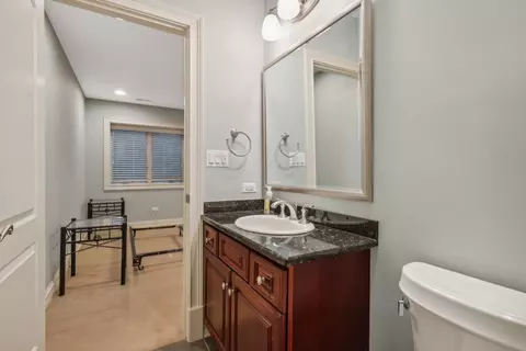 Bath - 8744 Johnston Rd, Burr Ridge, IL 60527 photo 5 of 15