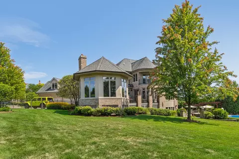Exterior - 8744 Johnston Rd, Burr Ridge, IL 60527 photo 16 of 18