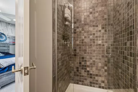 Bath - 8744 Johnston Rd, Burr Ridge, IL 60527 photo 10 of 15