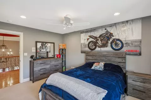 Bedroom - 8744 Johnston Rd, Burr Ridge, IL 60527 photo 4 of 8