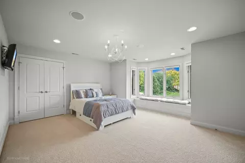 Bedroom - 8744 Johnston Rd, Burr Ridge, IL 60527 photo 3 of 8