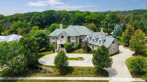 View/Area - 8744 Johnston Rd, Burr Ridge, IL 60527 photo 2 of 6