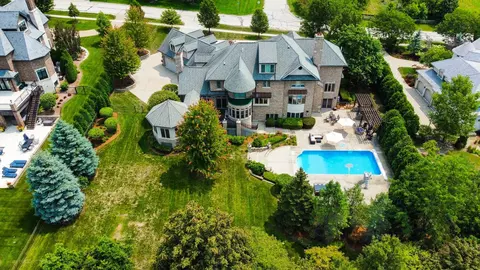 View/Area - 8744 Johnston Rd, Burr Ridge, IL 60527 photo 3 of 6