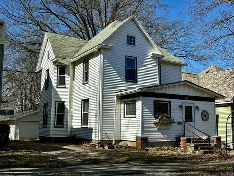 515 N Quincy St, Clinton, IL 61727