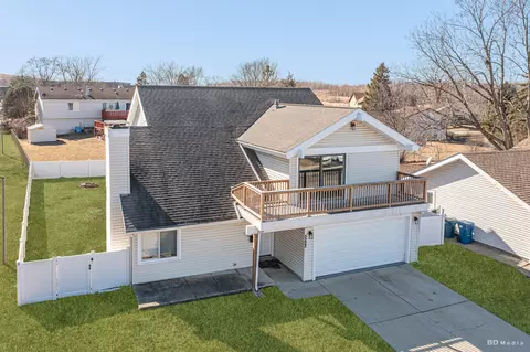5228 Arlington Dr W, Hanover Park, IL 60133